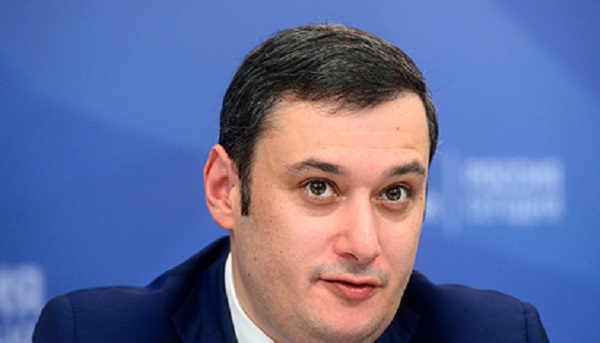 «ЕР» изучит необходимость норм об ответственности власти за неуважение граждан