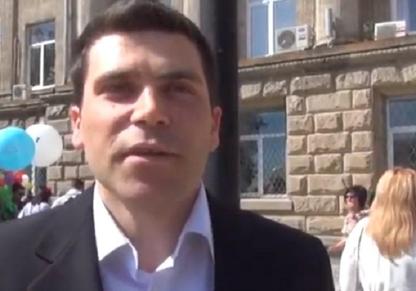 Украинский консул, проходящий по делу об изнасиловании, оказался бездомным