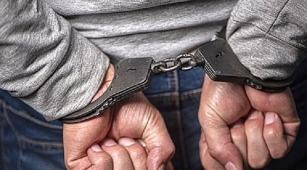 Россиянин изнасиловал 16-летнюю студентку на кладбище
