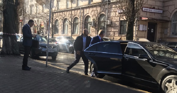 Ахметов побывал в НАБУ
