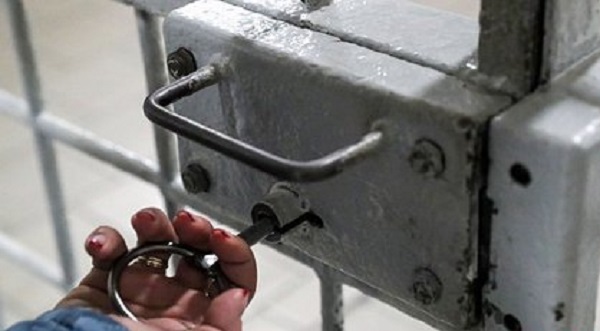 Забивших до смерти россиянина на кладбище полицейских посадили на 10 лет
