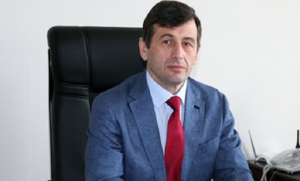 Родственник Кадырова обязал школьников одеваться по-исламски