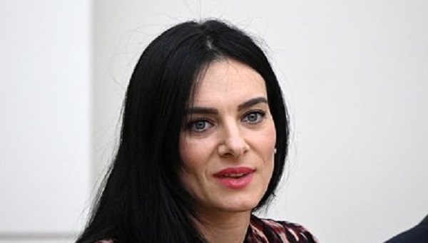 Объяснено включение не читавшей Конституцию Исинбаевой в группу по ее изменению