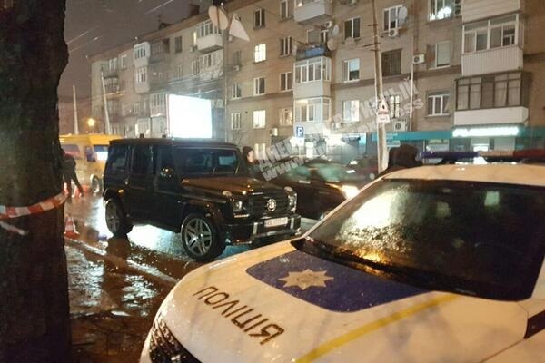 В Днепре возле школы неизвестные устроили перестрелку