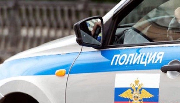 Задержанные устроили смертельную поножовщину в машине российской полиции