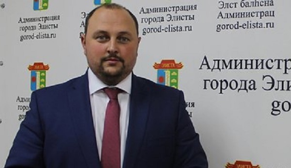 Бывший глава ДНР стал мэром Элисты несмотря на протесты