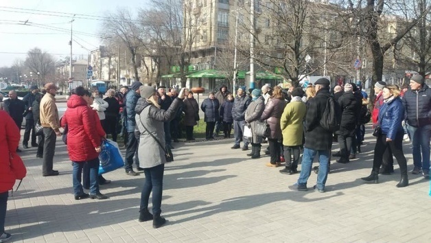В Запорожье торговцы устроили бунт из-за закрытия рынков