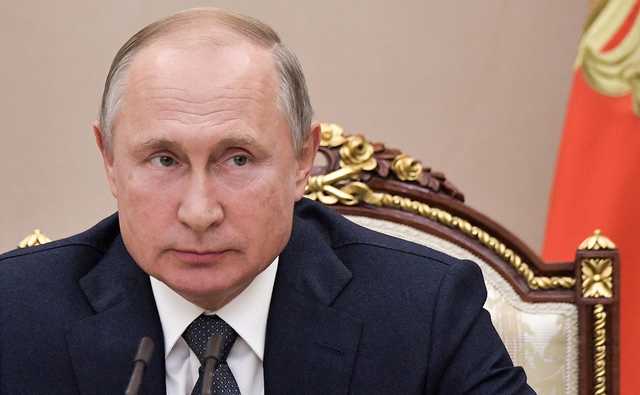 Песков рассказал о работе Путина во время режима самоизоляции пожилых москвичей