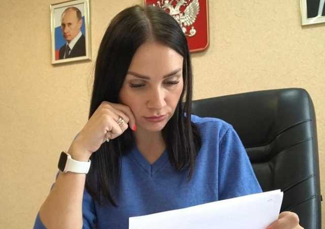 Сахалинский мэр щупал подчиненную во время видеоконференции - харассмент или нарушение социальной дистанции?