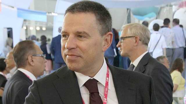 Комаров отдаст все "трубному монстру"?
