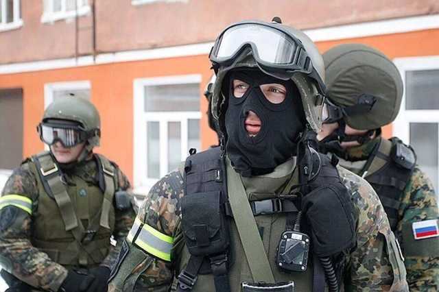Сбежали от ФСБ в Право.ру