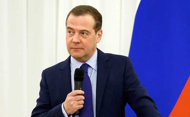 Медведев высказался о необходимости помочь предпринимателям