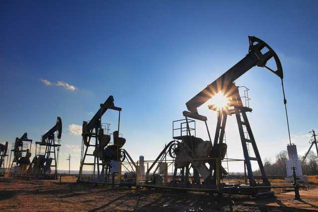 Цена нефти Brent опустилась ниже $19 за баррель, Московская биржа приостановила торги