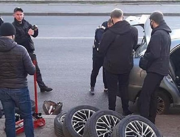 В Киеве задержали банду, воровавшую автомобильные колеса