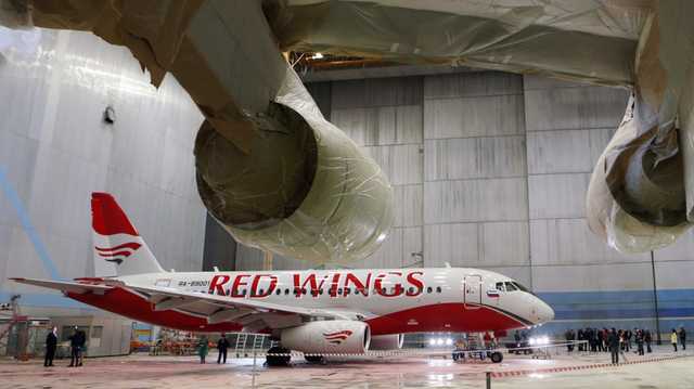 «Ростех» продаст своей же авиакомпании десятки самолетов SSJ100. Других покупателей не нашлось