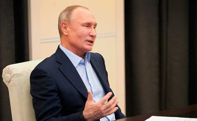 Путин уволил четырех генералов