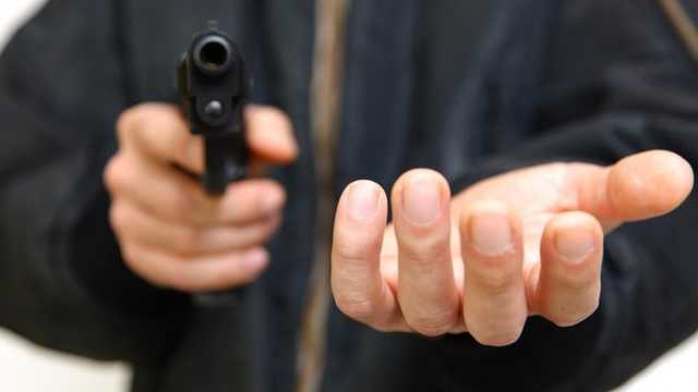 Пострадавшим от вооруженного нападения инкассаторам восстановят кисти рук