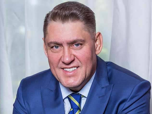 Худи за 75 000 и другие луки мэра Черемхово Вадима Семенова
