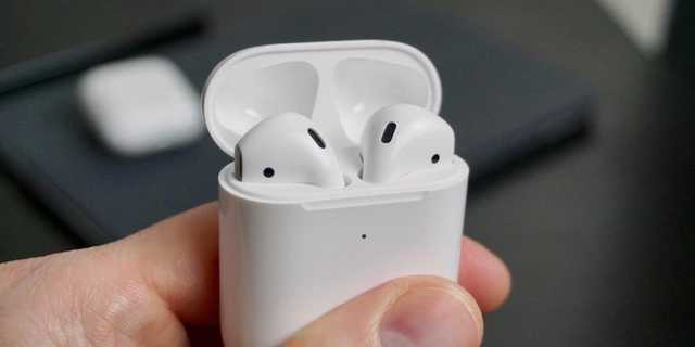В Китае AirPods взорвались во время разговора в ухе у парня