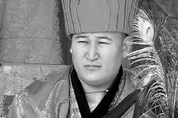 Умер заразившийся коронавирусом верховный лама Тувы