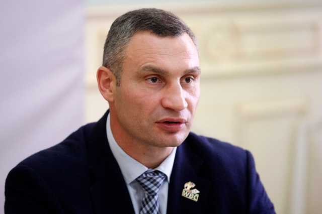 «Ты создаешь мне проблемы»: Кличко назвал руфера Мустанга «долбо*бом»