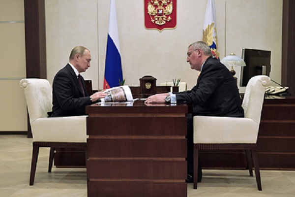Кремль прокомментировал слухи об отмене Путиным встречи с Рогозиным