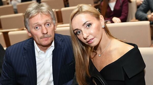 Песков рассказал о семейной жизни с Навкой