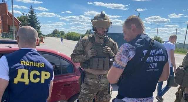Под Харьковом мужчину взяли в заложники, требуя за него 20 тысяч долларов