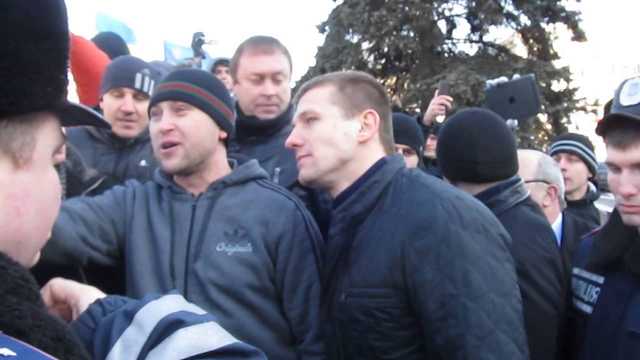 Как донецкие менты и банда Саркисяна расправляются над донецким Евромайданом