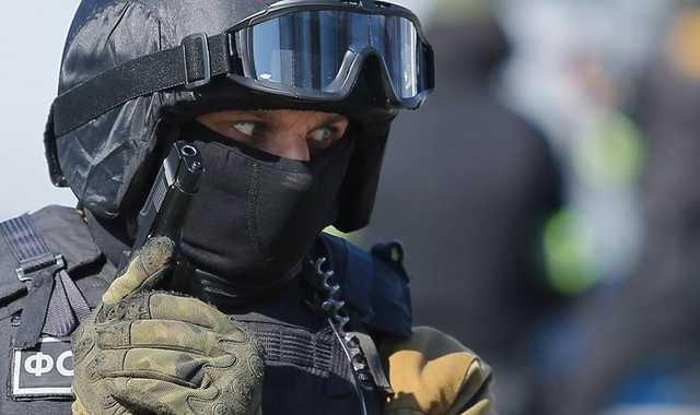 ФСБ показала видео операции против подпольных оружейников в 12 регионах России