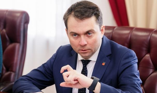 За чей счет таунхаус и элитное авто Чибиса?