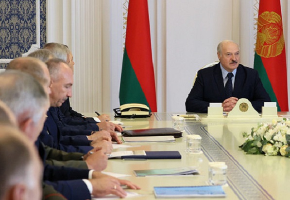 Лукашенко позвал в Беларусь генпрокуроров Украины и России: что произошло
