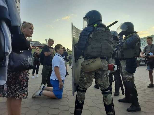 Бывший спецназовец МВД Беларуси рассказал как нужно противостоять силовикам