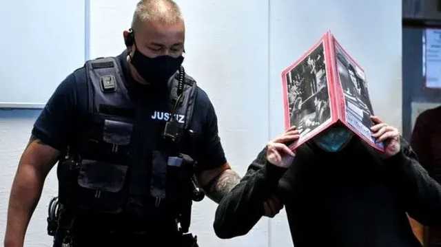 В Германии начался процесс по делу нескольких тысяч педофилов