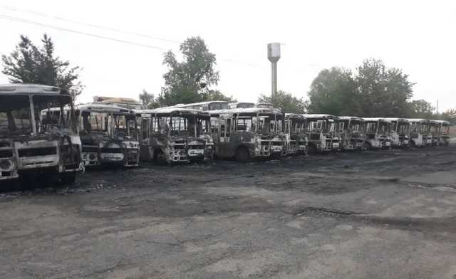 «Девяностые отдыхают»: В Черкасской области сожгли 12 автобусов