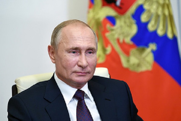 Кремль опроверг переговоры Путина по отправке Навального за рубеж