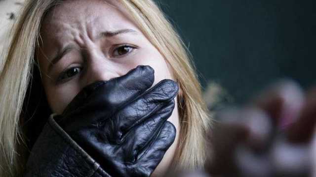 Силой затолкали в авто: в сети сообщили о похищении мужчины в Киеве