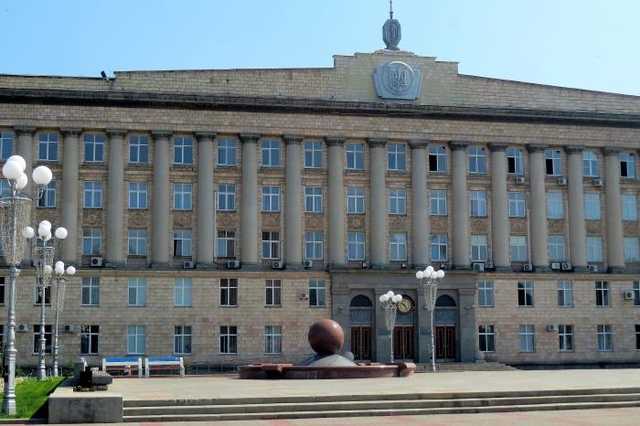 Во время визита Зеленского в Черкассы начался обыск в мэрии города