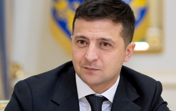 Зеленский предложил присвоить пожизненную стипендию своему отцу. Кабмин снял вопрос