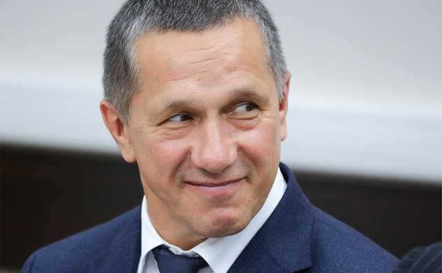 Трутнев "пригрел" на груди "американского студента" Петухова?