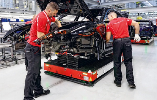 Porsche наймет 400 сотрудников Audi для производства элеткрокара Taycan