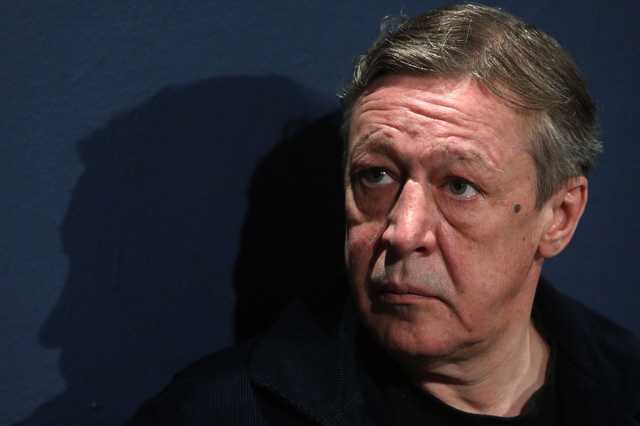 Полиция начала задерживать людей на оглашении приговора Ефремову
