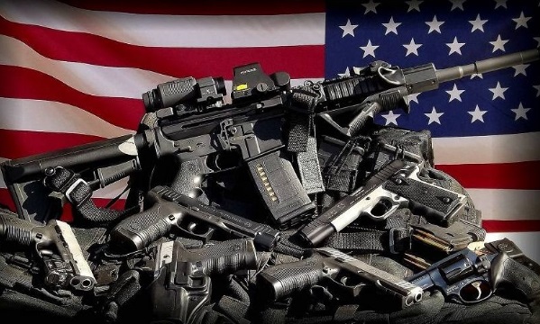В США люди стали массово скупать оружие