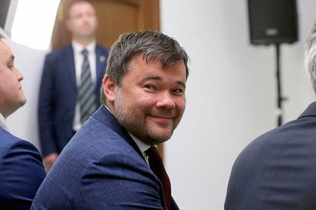 Богдан заявил, что покинул Украину из-за "физической угрозы"
