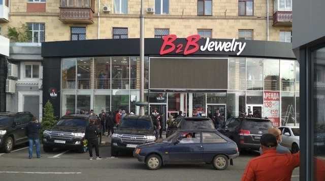По следам аферистов B2B Jewelry: как жулики заманивают и дурачат украинцев