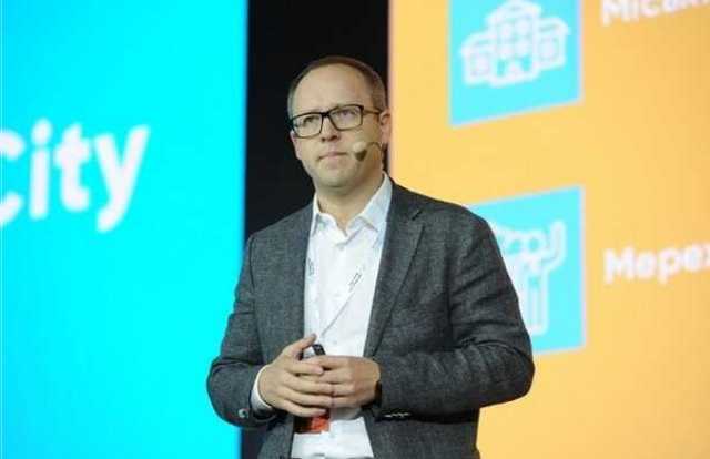 “Умный зять” Юрий Назаров собрался в депутаты