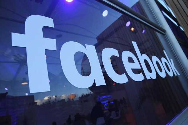 Facebook обвиняют в шпионаже за пользователями через камеру смартфона