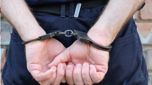 В Киеве задержан налоговик, пытавшийся украсть презервативы