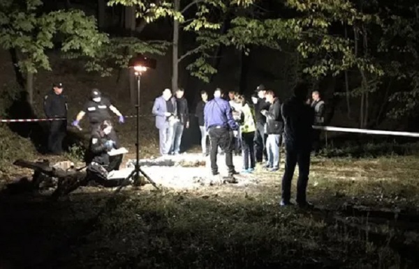 В Киеве зверски убили мужчину: шею пробили ножницами и обмотали ремнем