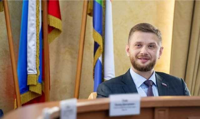 Евгений Стекачев крышует бизнес ларечников?